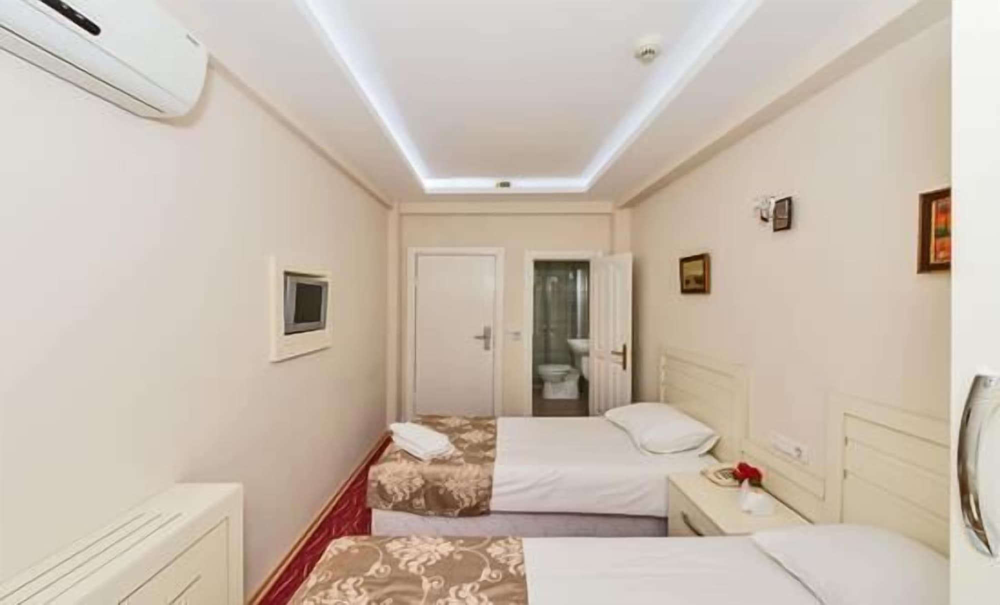 Maral Hotel Istanbul Room photo