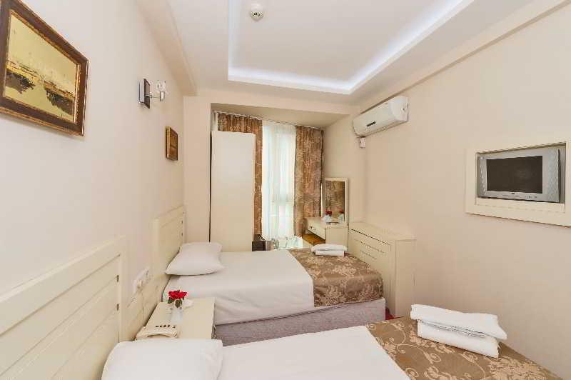 Maral Hotel Istanbul Room photo